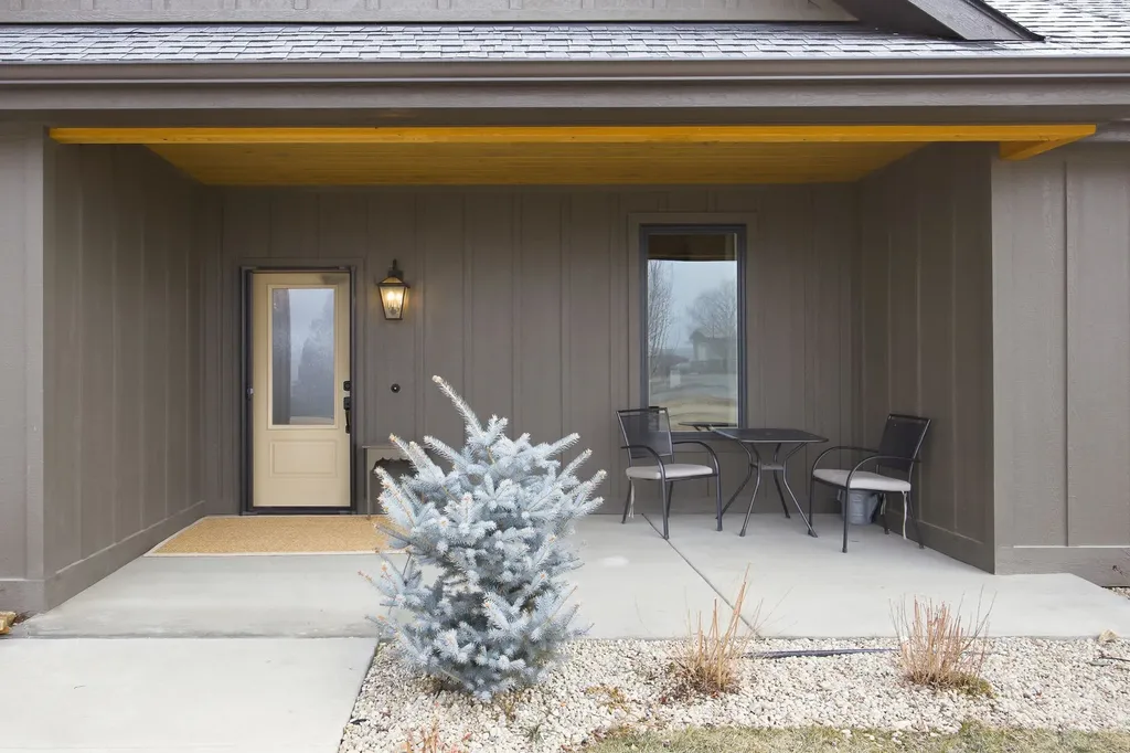 586 Little Sky Lane Corvallis MT 59828