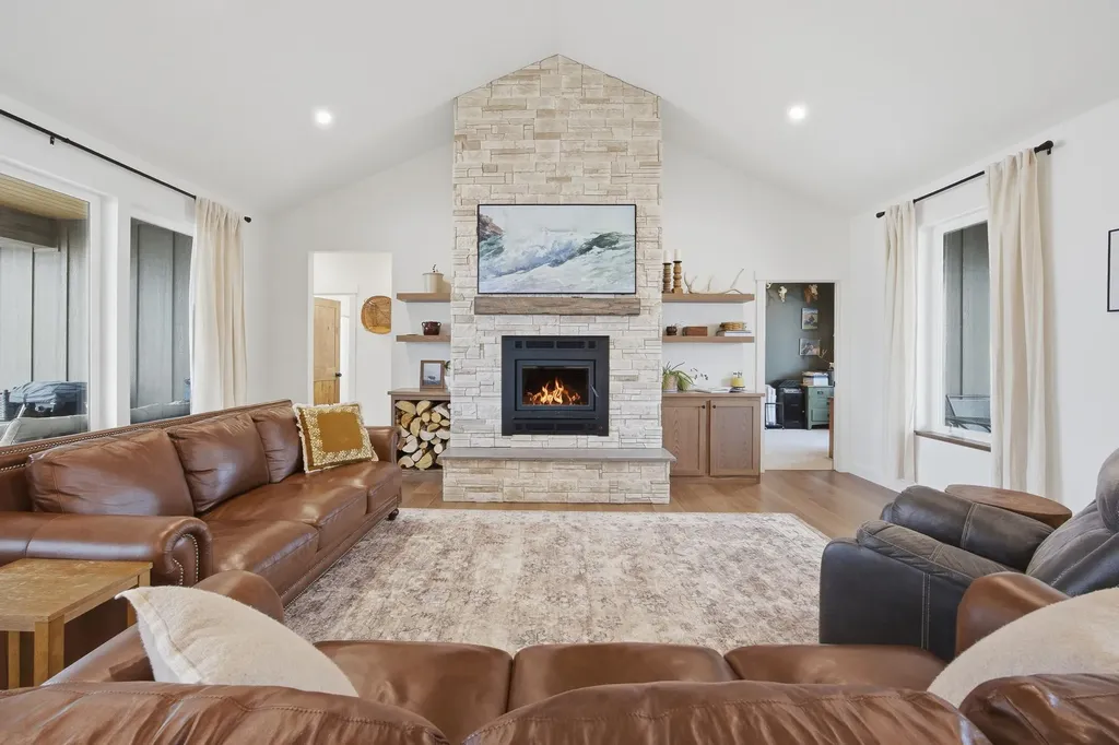 586 Little Sky Lane Corvallis MT 59828