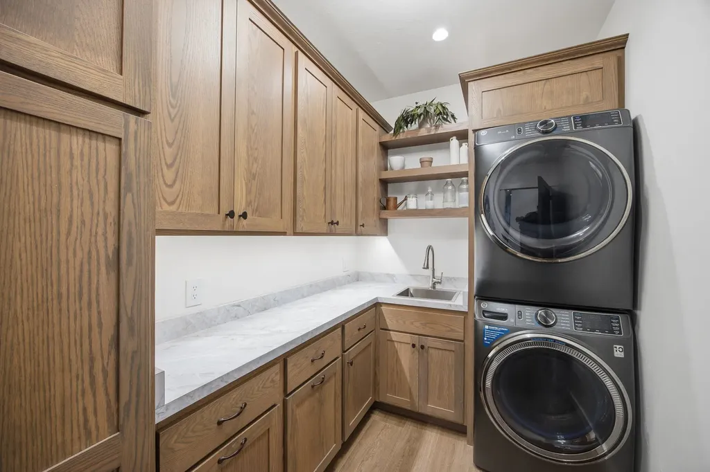 586 Little Sky Lane Corvallis MT 59828