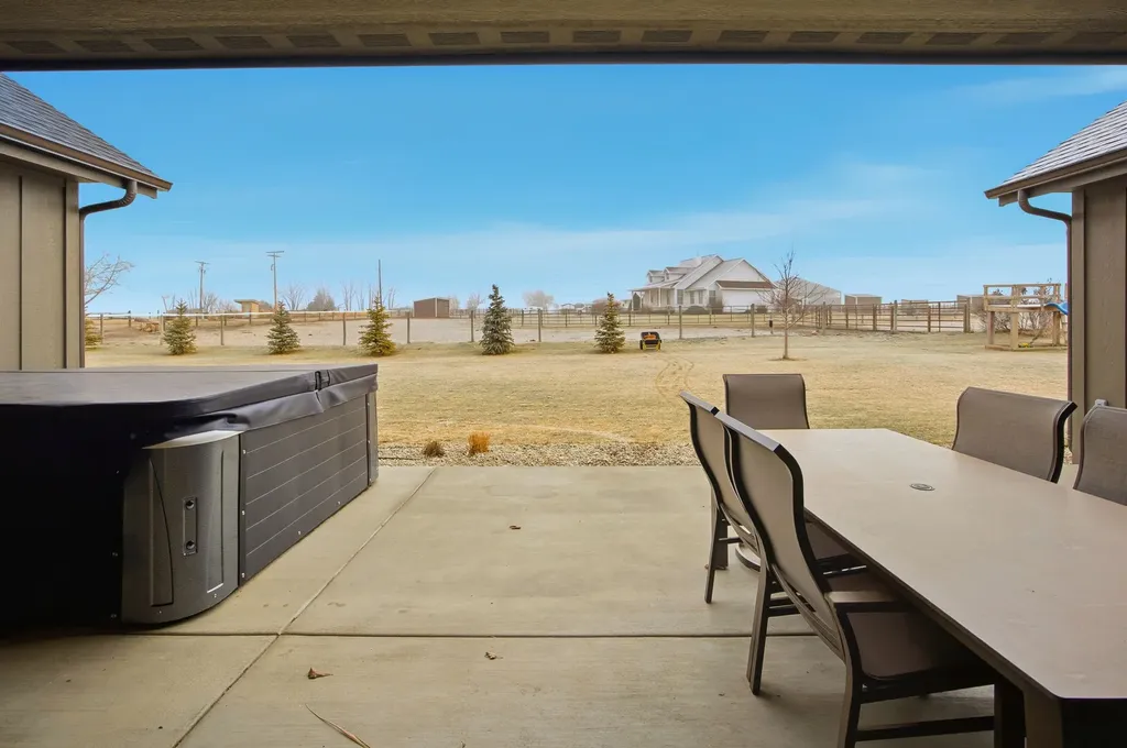 586 Little Sky Lane Corvallis MT 59828