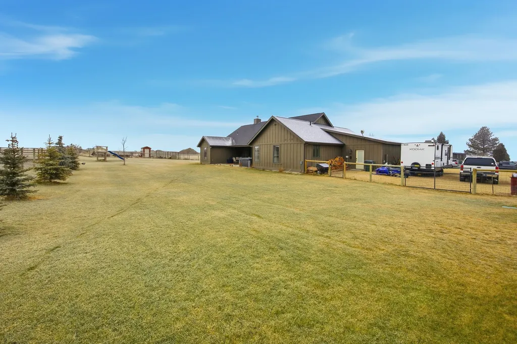 586 Little Sky Lane Corvallis MT 59828
