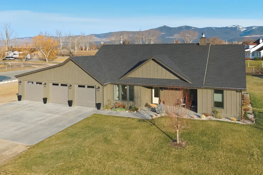 586 Little Sky Lane Corvallis MT 59828