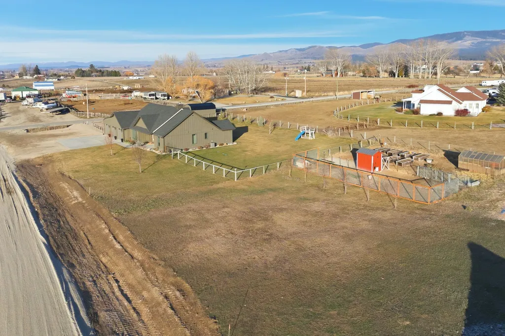 586 Little Sky Lane Corvallis MT 59828