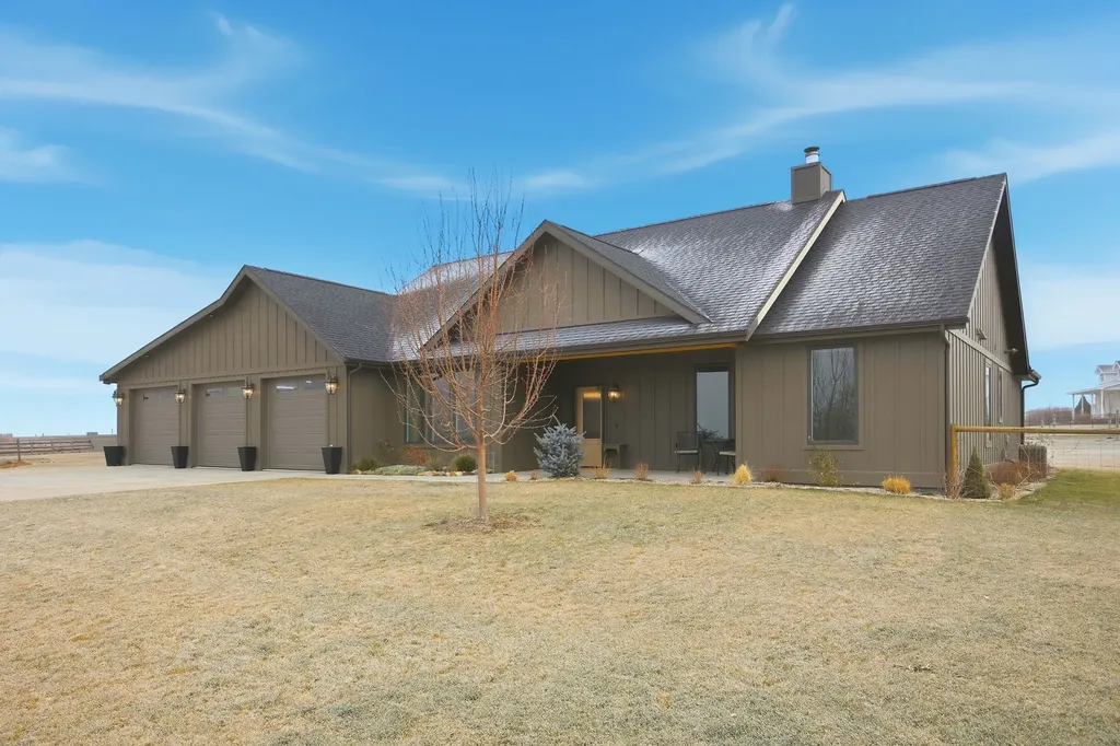 586 Little Sky Lane Corvallis MT 59828