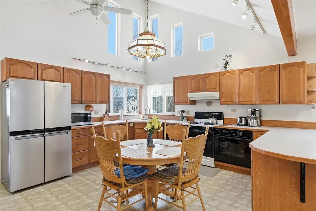114 & 116 W Main Street Hall MT 59837