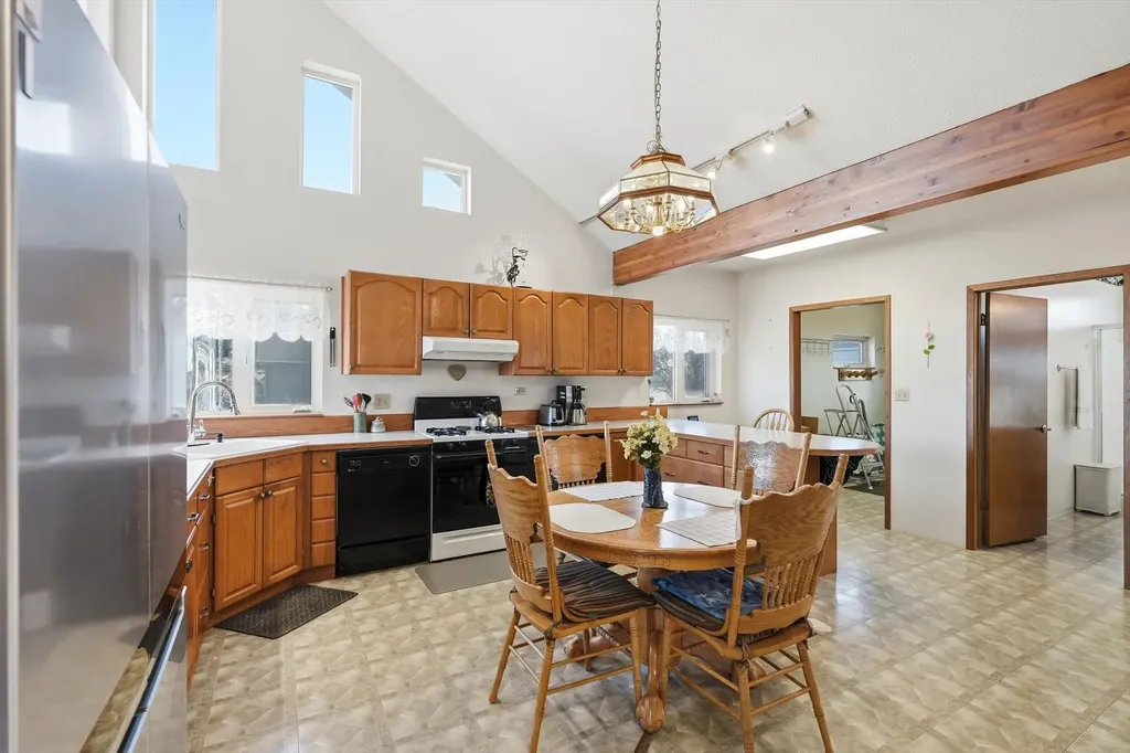 114 & 116 W Main Street Hall MT 59837