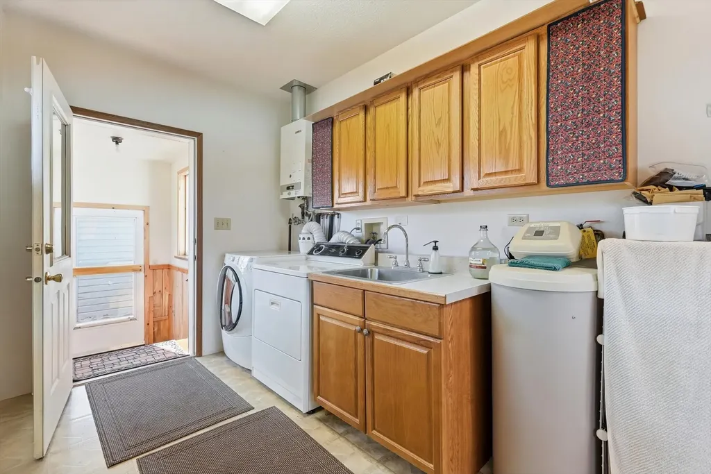 114 & 116 W Main Street Hall MT 59837