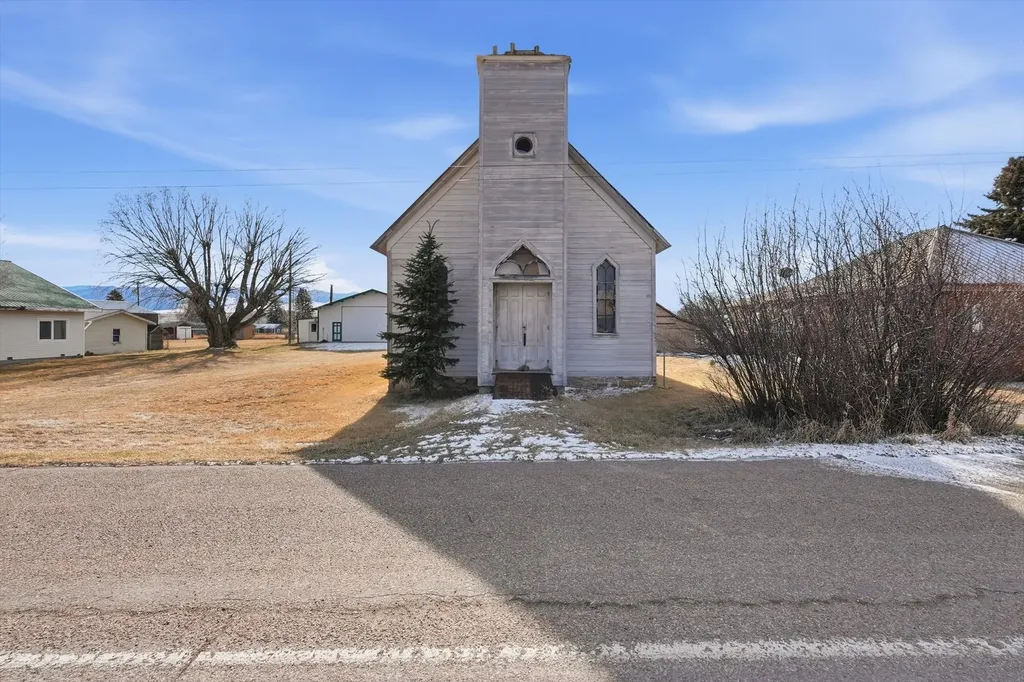 114 & 116 W Main Street Hall MT 59837