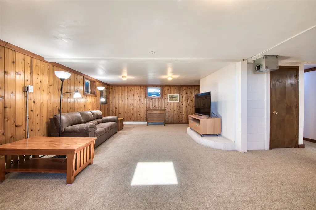 381 Sky West Lane Hamilton MT 59840