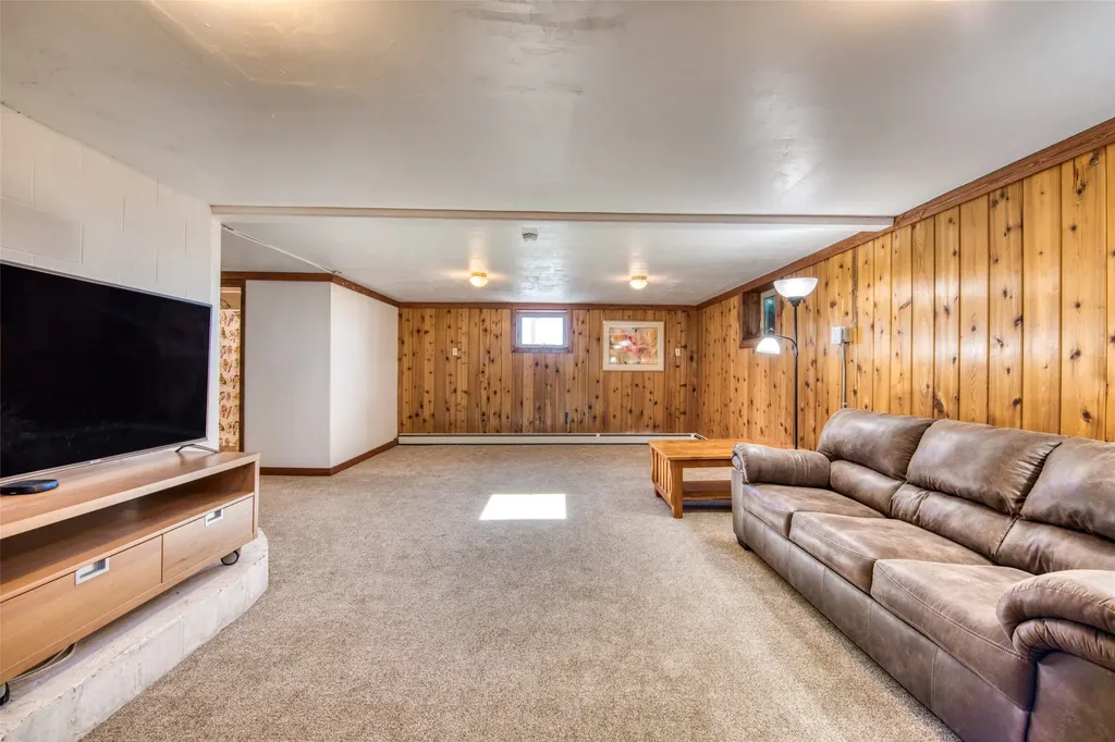 381 Sky West Lane Hamilton MT 59840