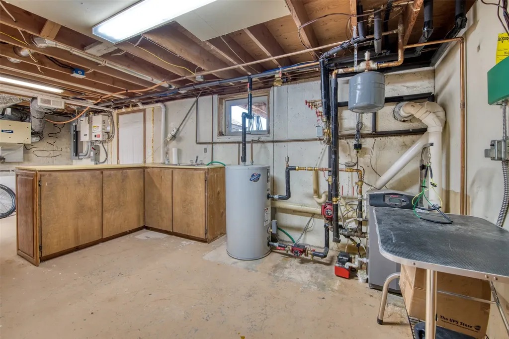 381 Sky West Lane Hamilton MT 59840