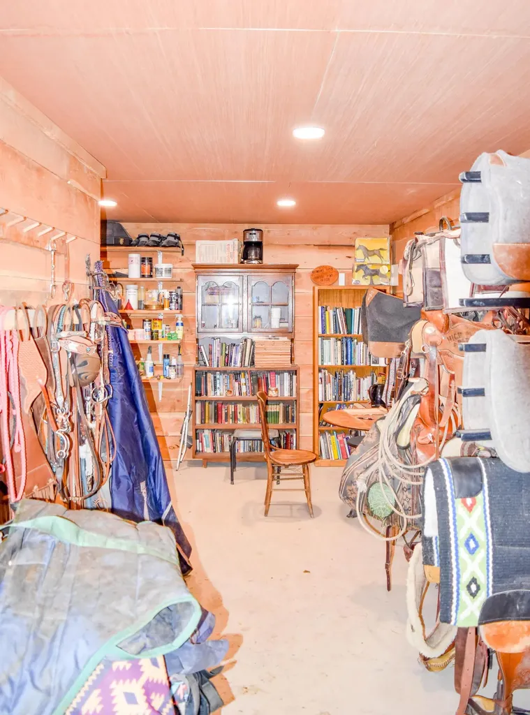 59002 Hillside Road St Ignatius MT 59865