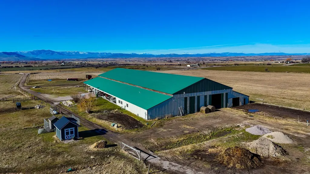 59002 Hillside Road St Ignatius MT 59865