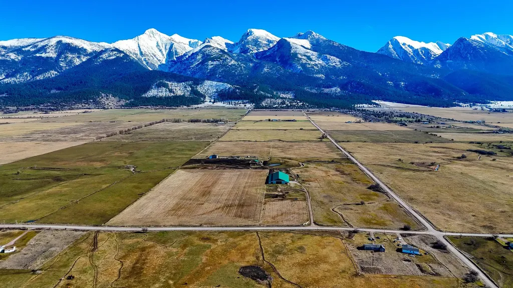 59002 Hillside Road St Ignatius MT 59865