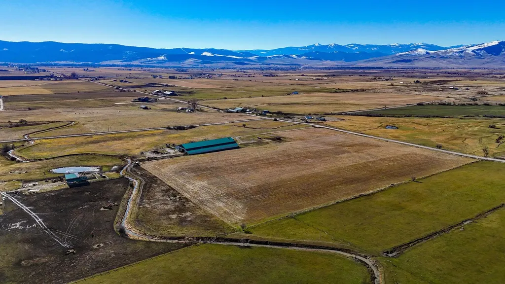 59002 Hillside Road St Ignatius MT 59865