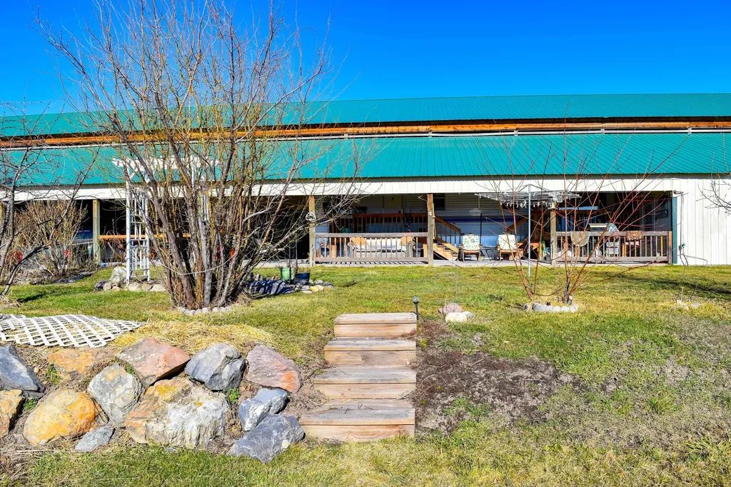 59002 Hillside Road St Ignatius MT 59865