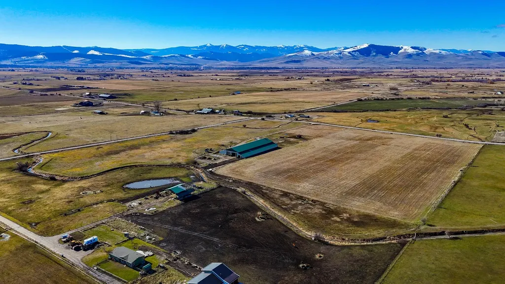 59002 Hillside Road St Ignatius MT 59865