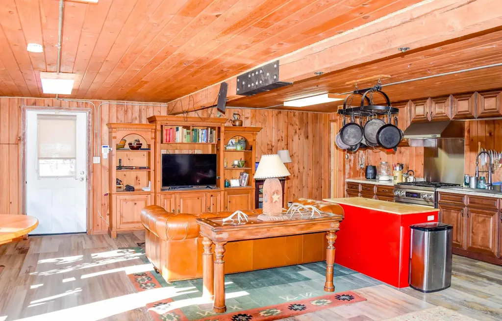 59002 Hillside Road St Ignatius MT 59865