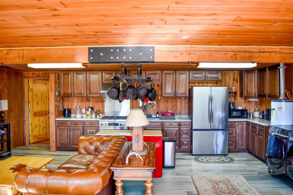 59002 Hillside Road St Ignatius MT 59865
