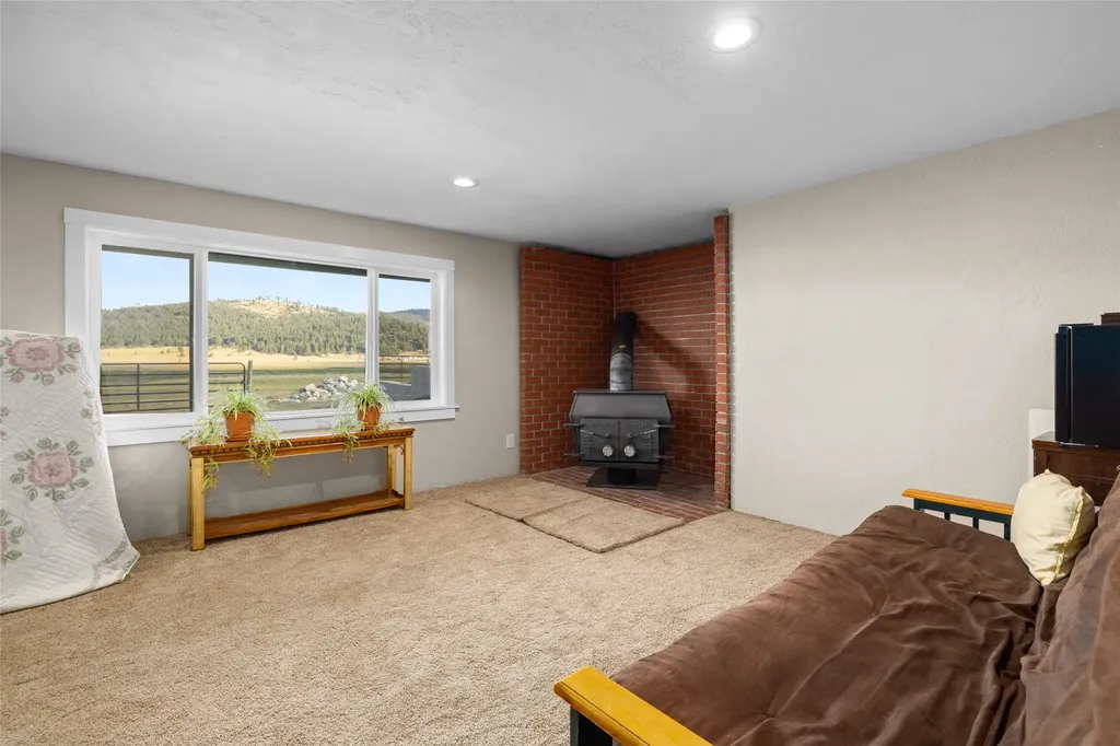 192 Gray Lane Kalispell MT 59901