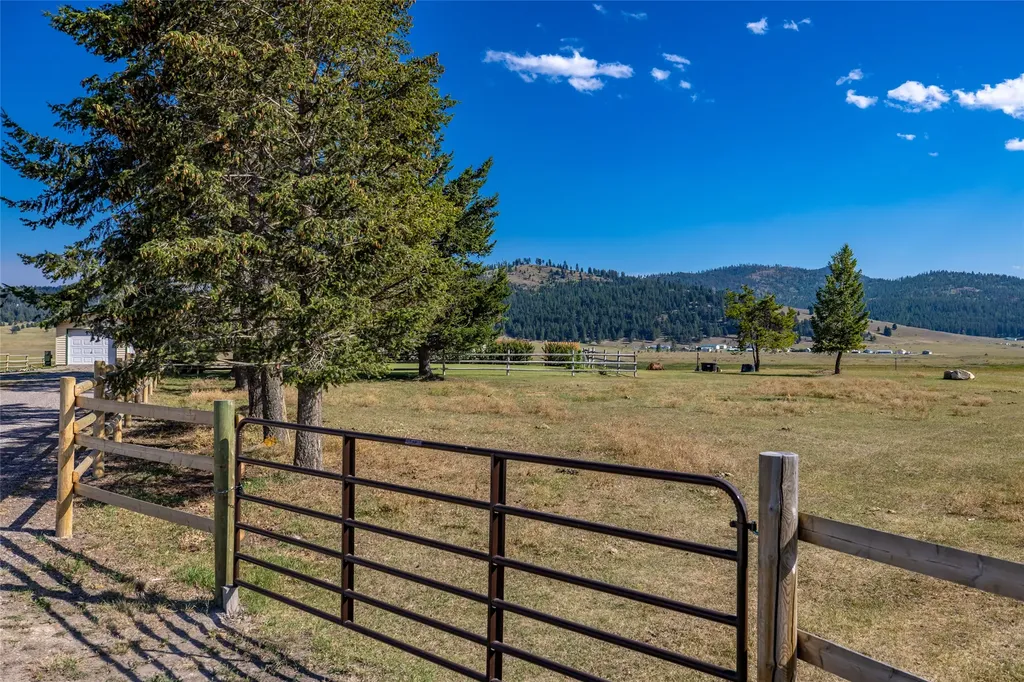 192 Gray Lane Kalispell MT 59901