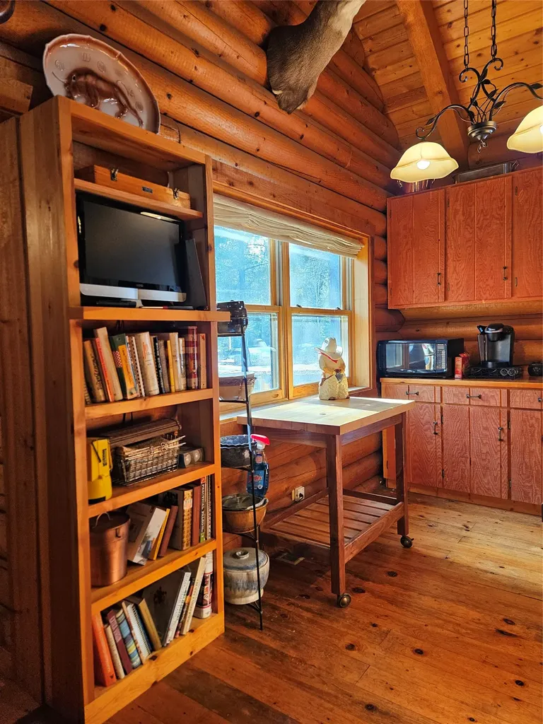 2156 Lone Point Drive Lincoln MT 59639