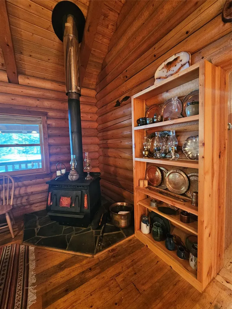 2156 Lone Point Drive Lincoln MT 59639