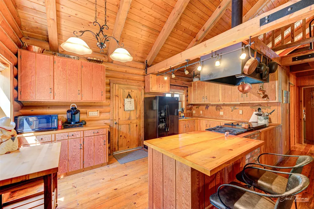 2156 Lone Point Drive Lincoln MT 59639