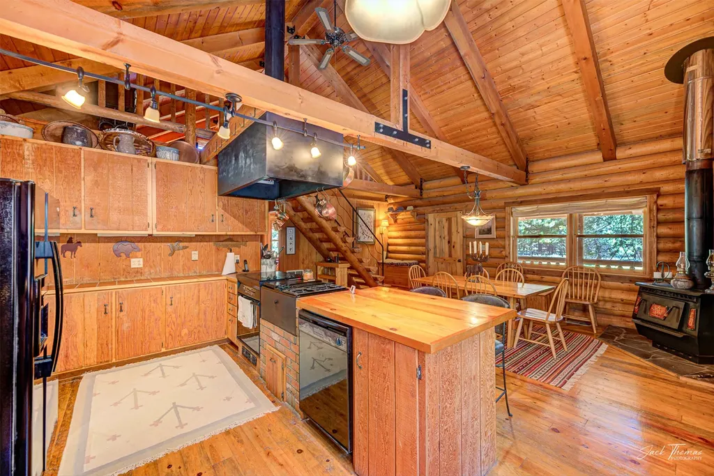2156 Lone Point Drive Lincoln MT 59639