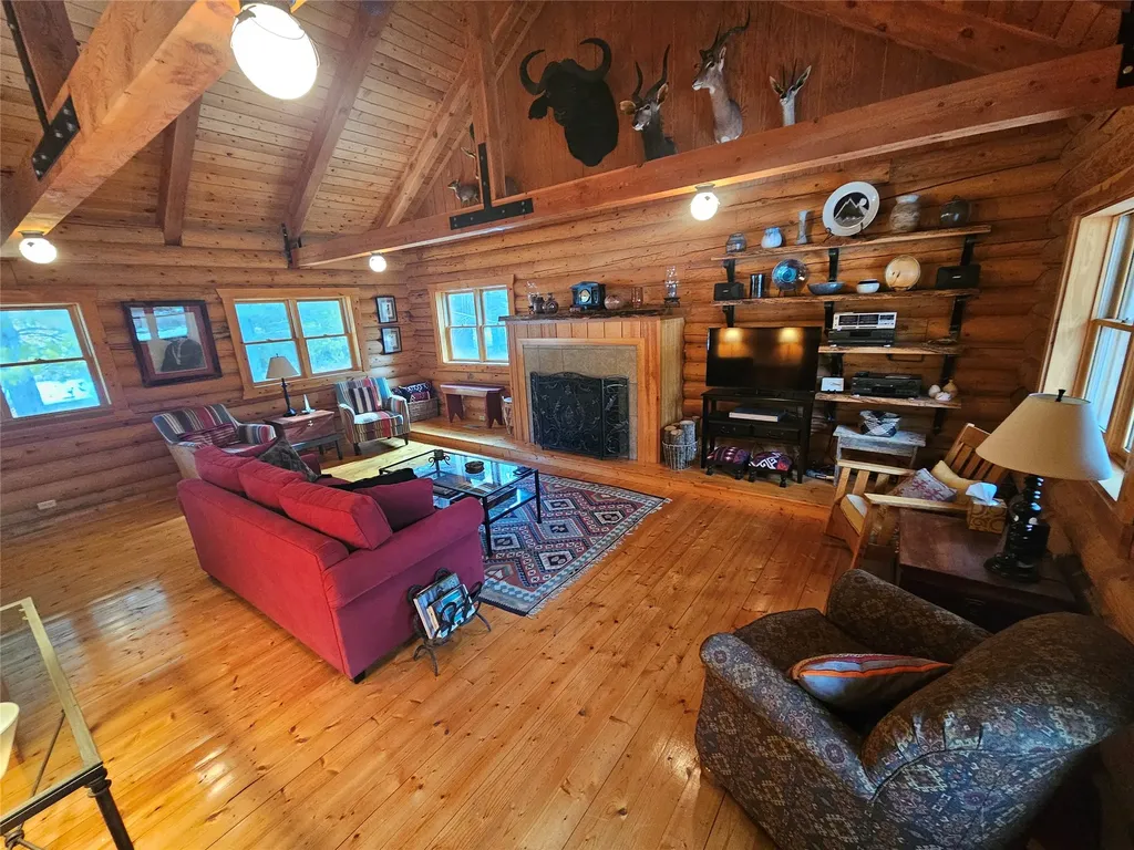 2156 Lone Point Drive Lincoln MT 59639