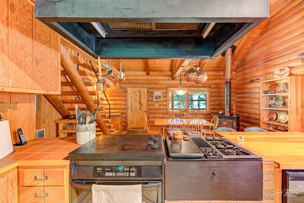 2156 Lone Point Drive Lincoln MT 59639