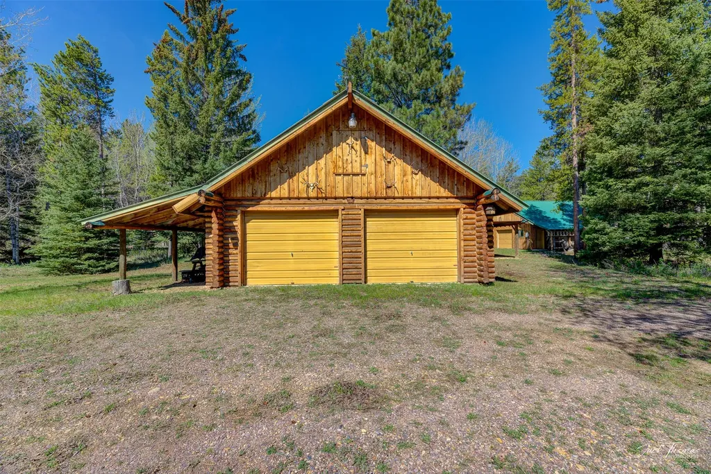2156 Lone Point Drive Lincoln MT 59639