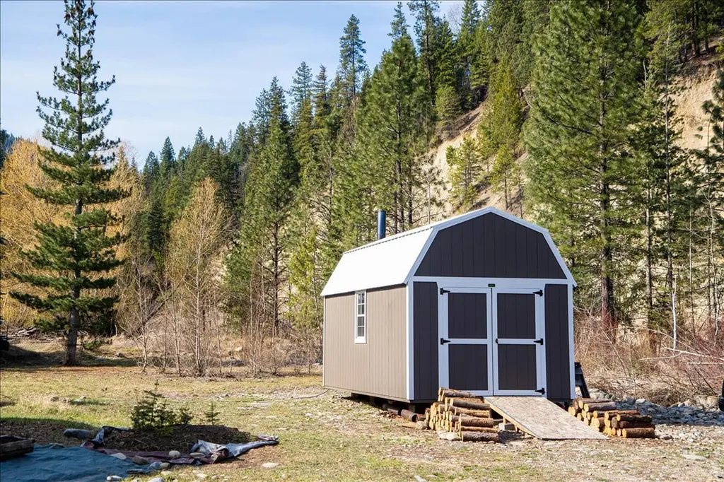 420 St Regis Road Troy MT 59935