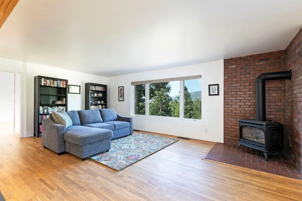 821 Fred Burr Road Victor MT 59875