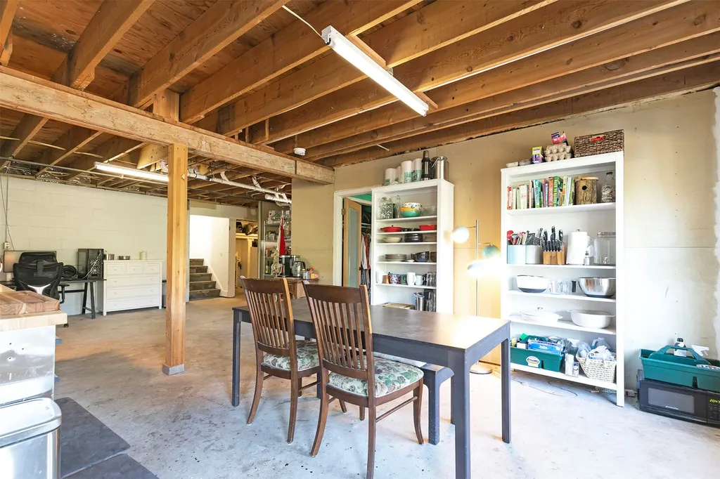 821 Fred Burr Road Victor MT 59875