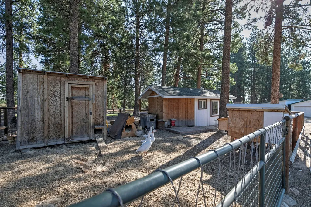 821 Fred Burr Road Victor MT 59875