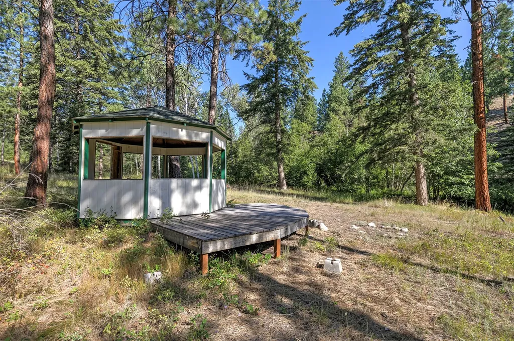 821 Fred Burr Road Victor MT 59875
