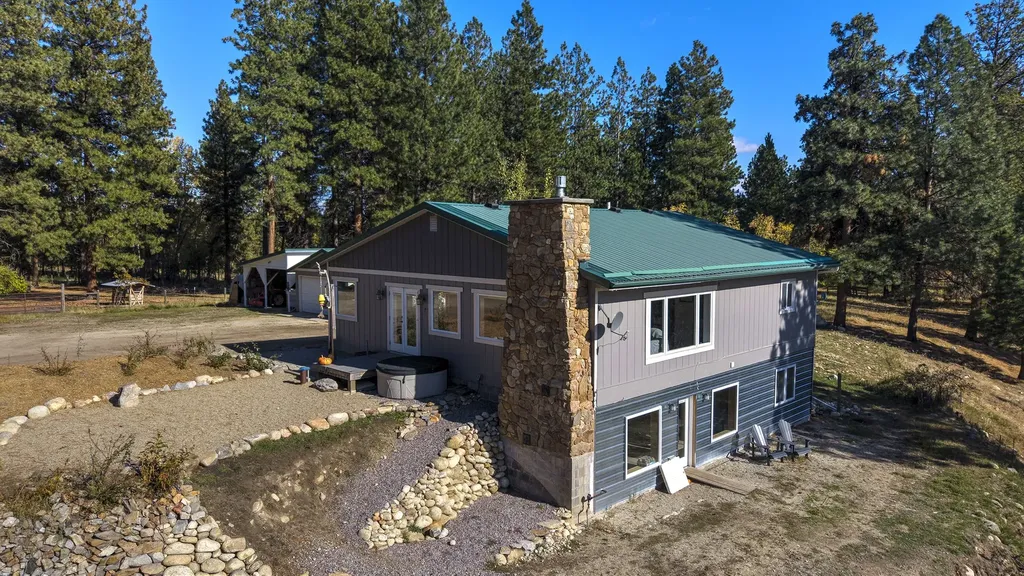 821 Fred Burr Road Victor MT 59875