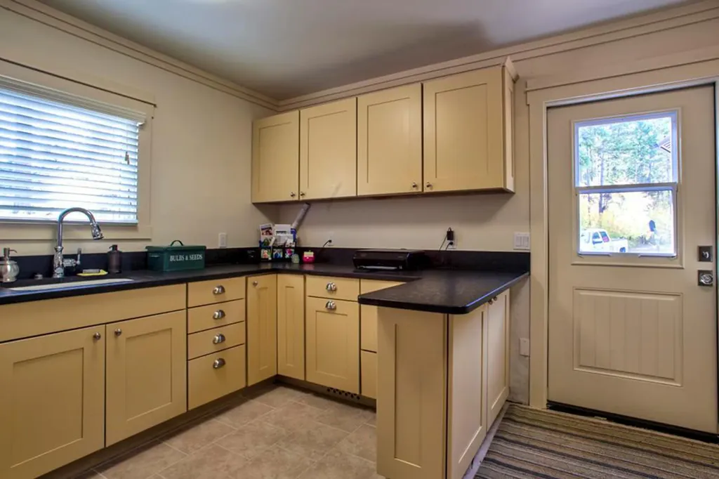 8560 Mt Highway 35 Bigfork MT 59911