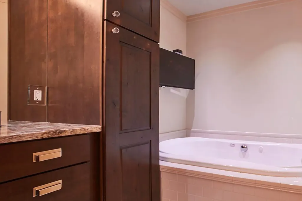 8560 Mount Highway 35 Bigfork MT 59911