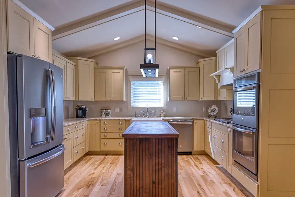 8560 Mt Highway 35 Bigfork MT 59911