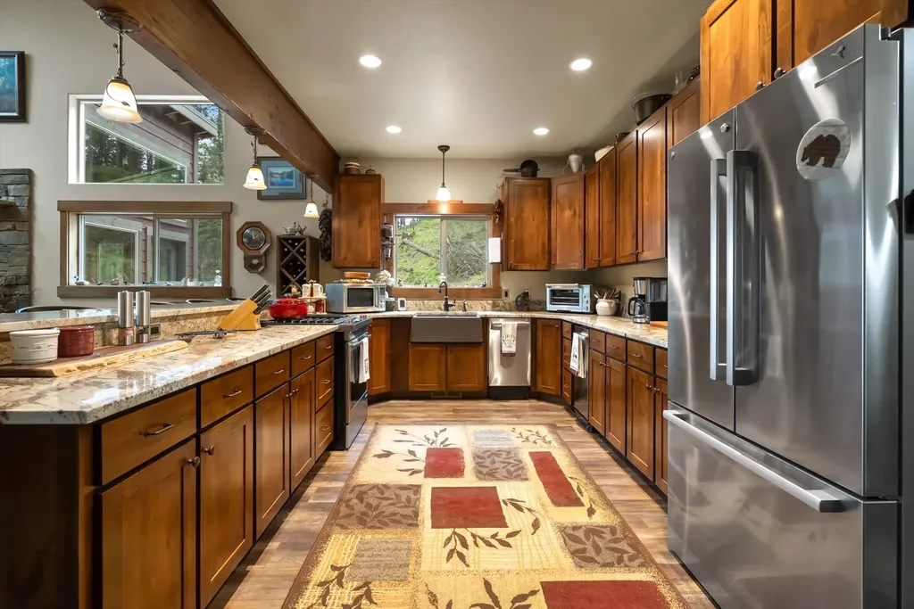 776 Summerville Road Eureka MT 59917