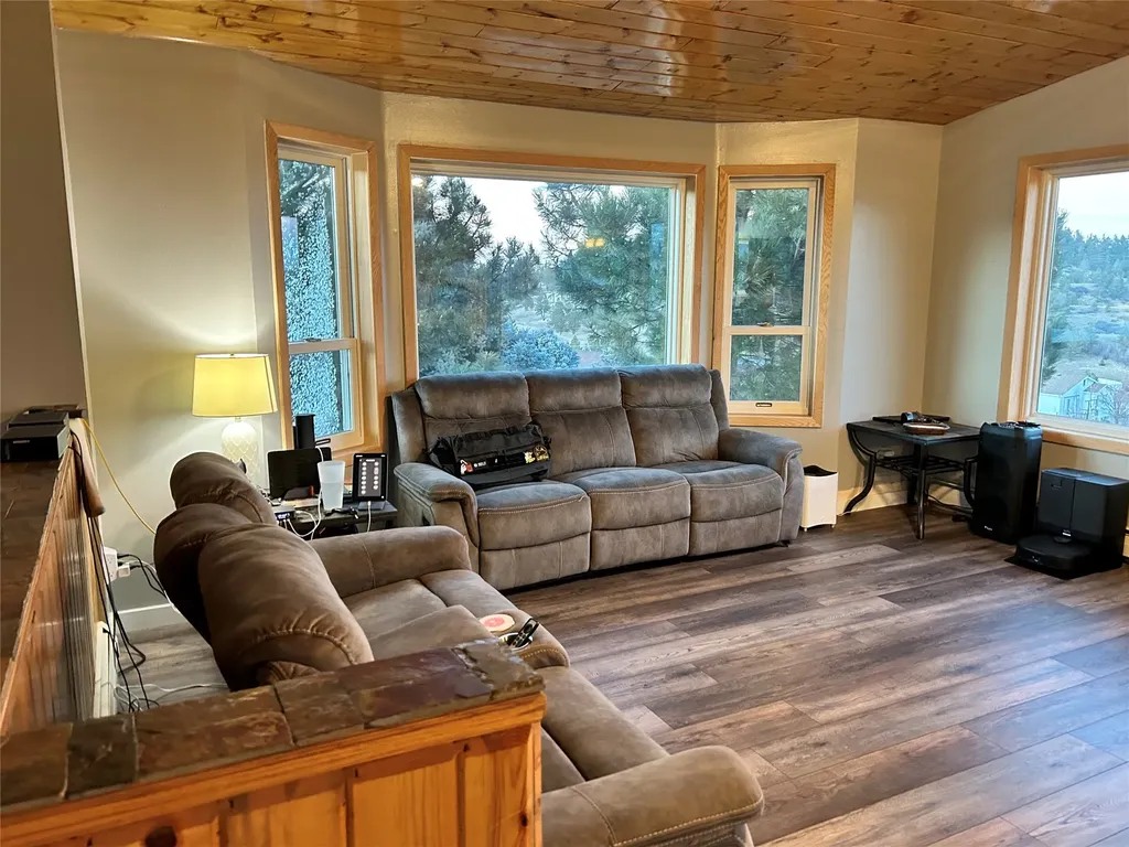 15 Hilltop Drive Clancy MT 59634