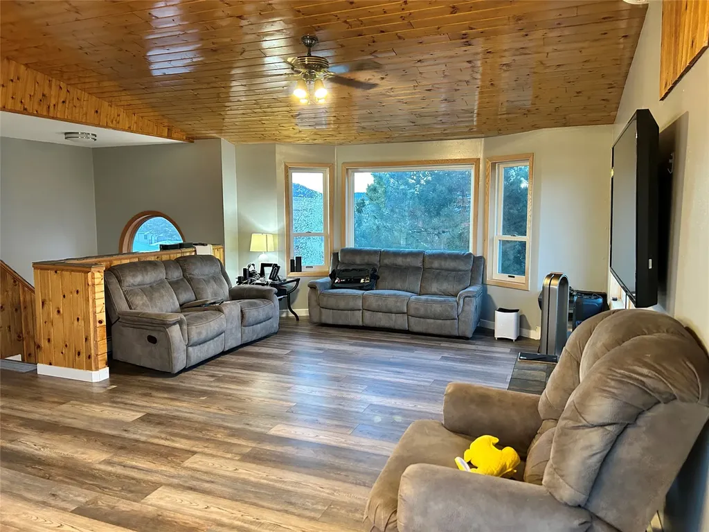 15 Hilltop Drive Clancy MT 59634