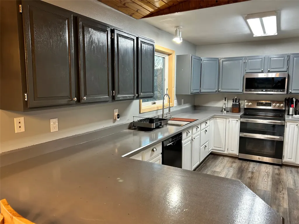 15 Hilltop Drive Clancy MT 59634