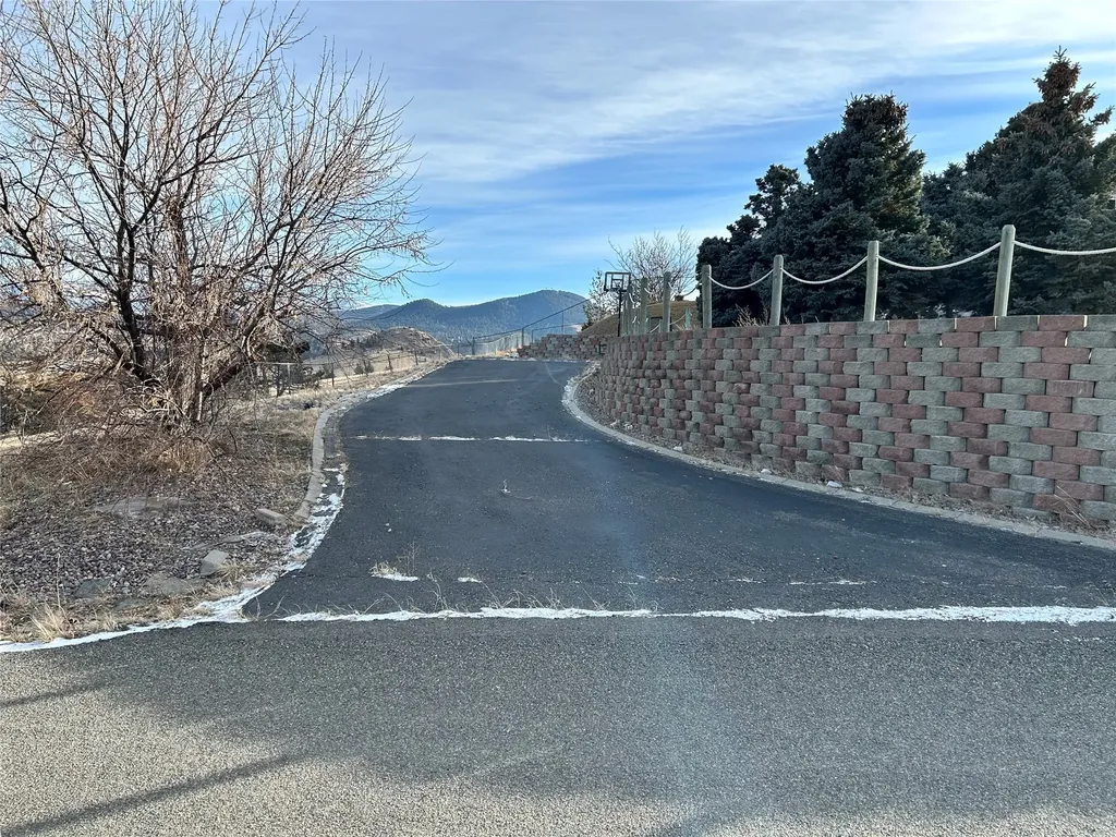 15 Hilltop Drive Clancy MT 59634