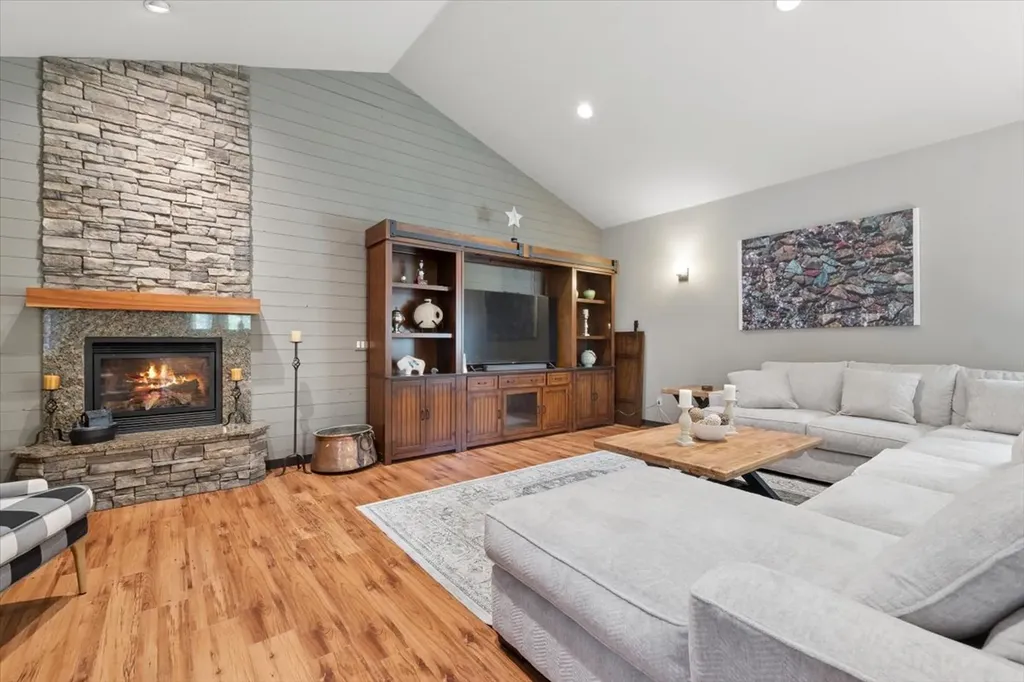 99 Pierce Lane Bigfork MT 59911