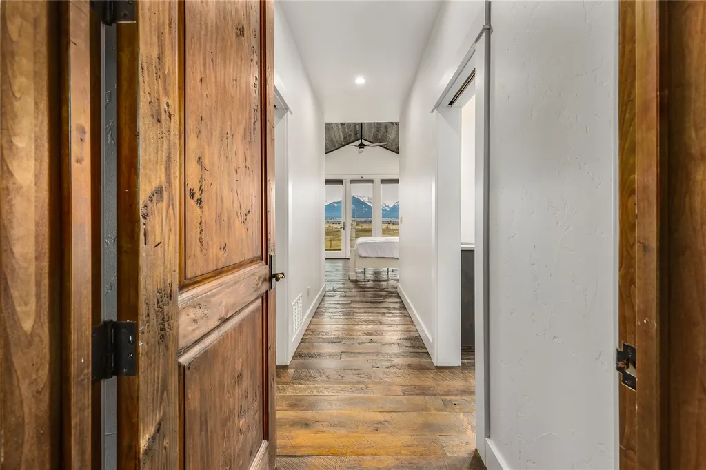 649 Little Bailey Lane Corvallis MT 59828