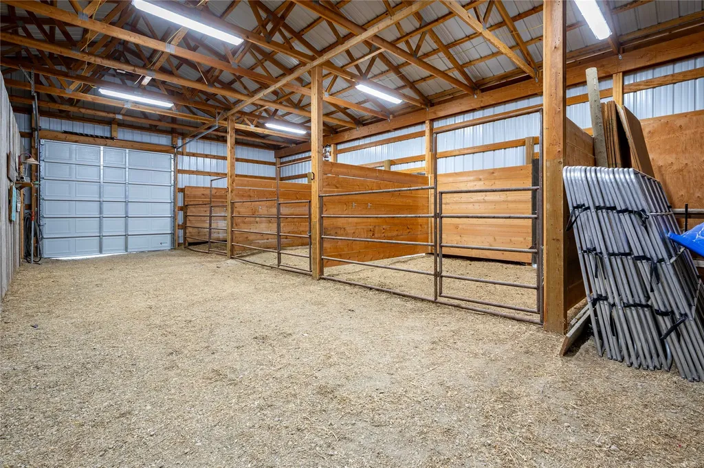 649 Little Bailey Lane Corvallis MT 59828