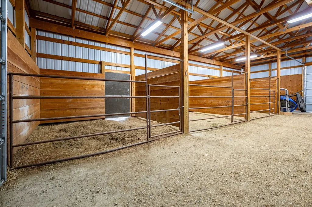 649 Little Bailey Lane Corvallis MT 59828